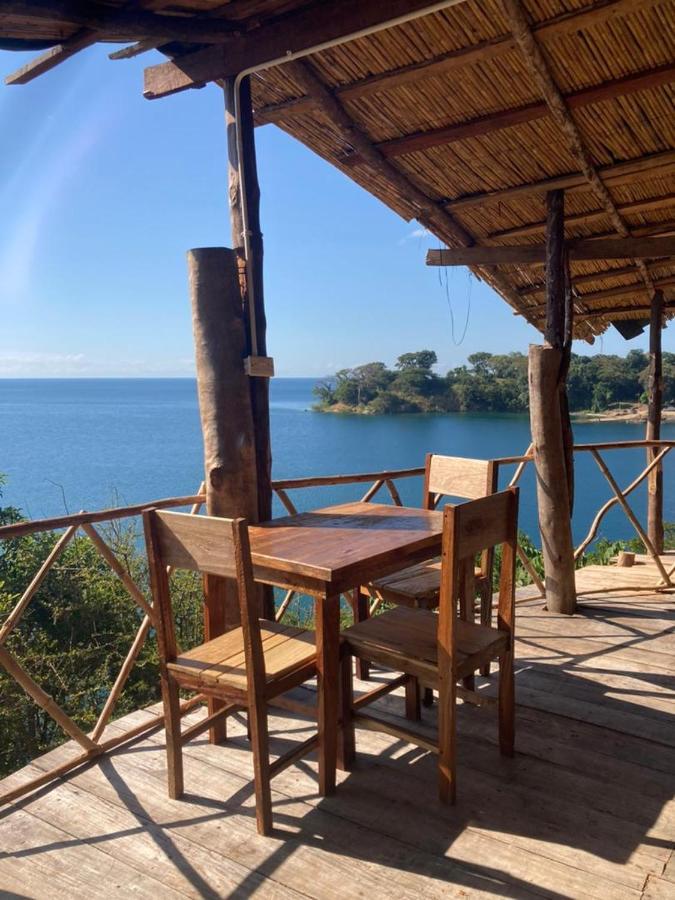 Soul Rebel Lodge & Backpackers Nkhata Bay 外观 照片