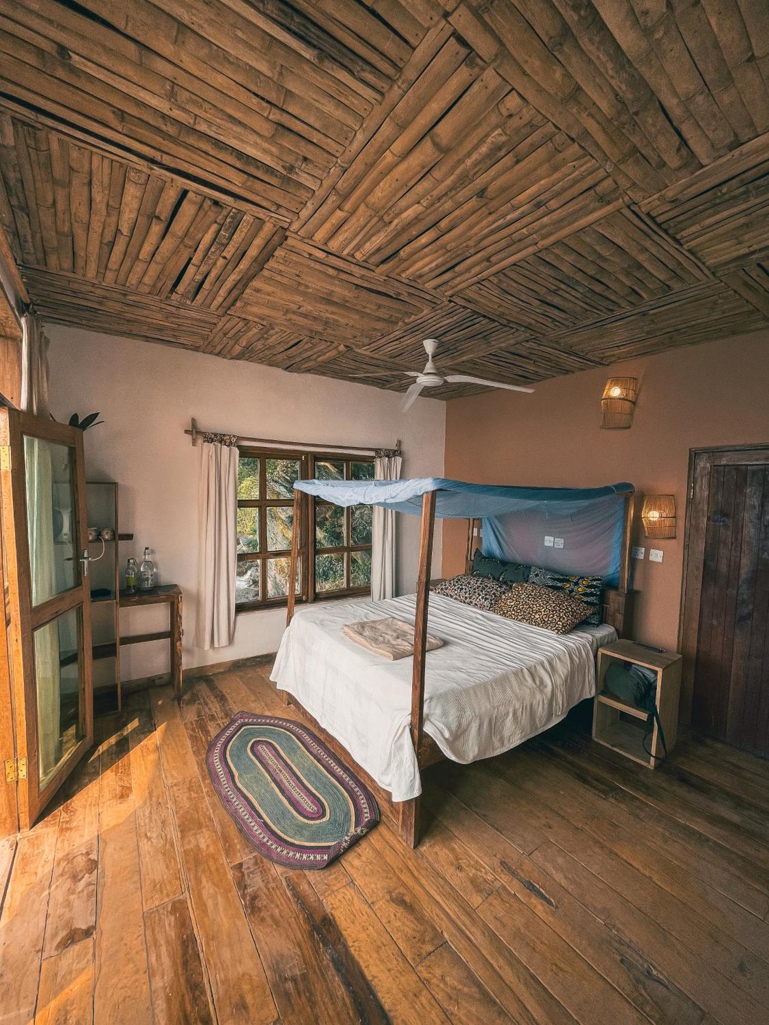 Soul Rebel Lodge & Backpackers Nkhata Bay 外观 照片